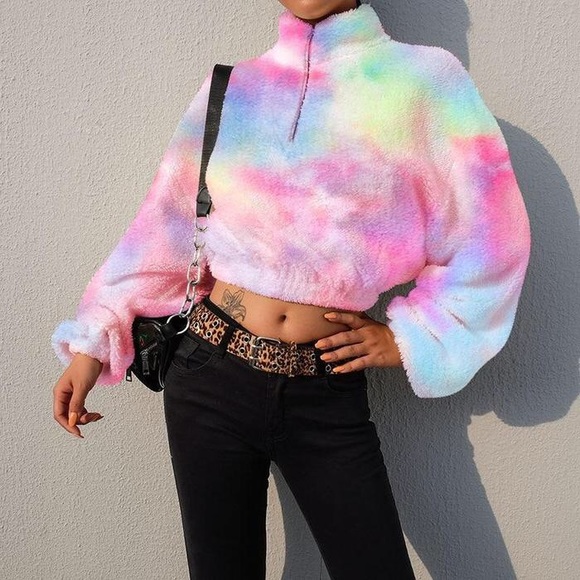 Gretchens Closet Sweaters - Fluffy bright cropped pullover (NWT)